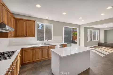 Kitchen - 45084 Vine Clf, Temecula, CA 92592 photo 1 of 3