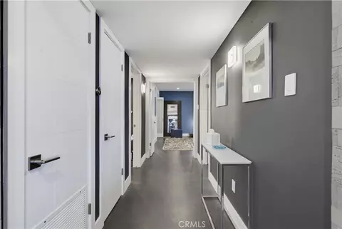Entry Way - 1525 E Appleton St #201, Long Beach, CA 90802 photo 2 of 3