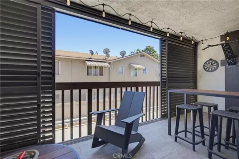 Exterior - 1525 E Appleton St #201, Long Beach, CA 90802 photo 4 of 9