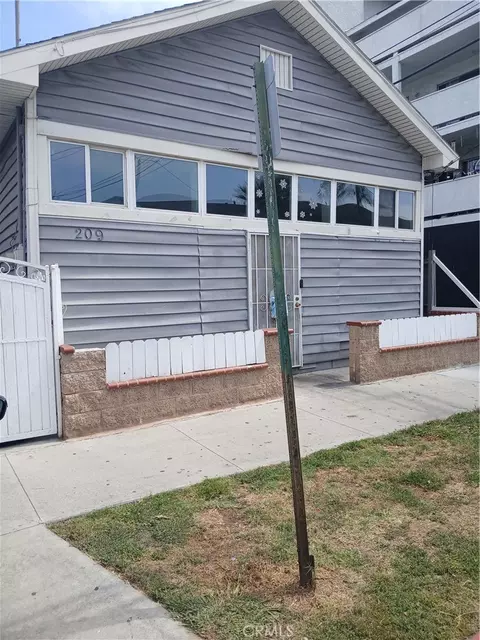 209 E 15th, Santa Ana, CA 92701