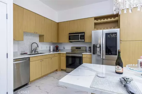 Kitchen - 388 E Ocean Blvd #107, Long Beach, CA 90802 photo 4 of 5