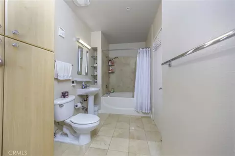Bath - 388 E Ocean Blvd #107, Long Beach, CA 90802 photo 2 of 2