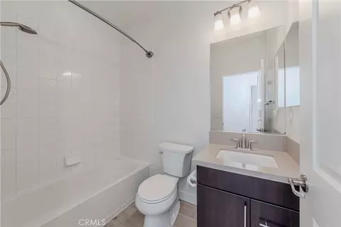 Bath - 9213 Sunshine Pl, Downey, CA 90240 photo 4 of 5