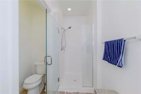 Bath - 9213 Sunshine Pl, Downey, CA 90240 photo 3 of 5