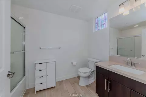 Bath - 9213 Sunshine Pl, Downey, CA 90240 photo 5 of 5