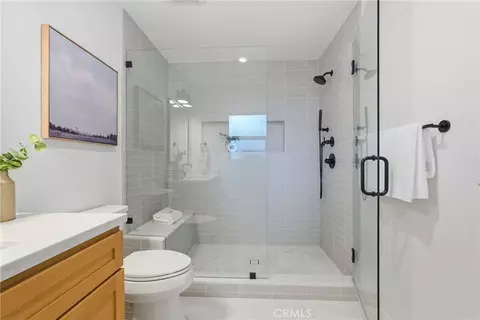 Bath - 2018 N Parmelee, Compton, CA 90222 photo 3 of 3