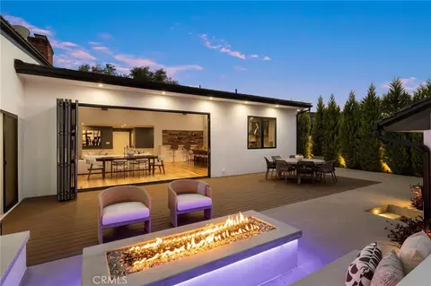 Exterior - 5417 E Anaheim Rd, Long Beach, CA 90815 photo 3 of 7