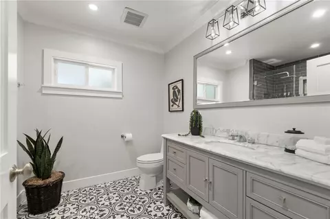 Bath - 5417 E Anaheim Rd, Long Beach, CA 90815 photo 1 of 8