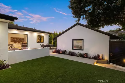 Exterior - 5417 E Anaheim Rd, Long Beach, CA 90815 photo 6 of 7