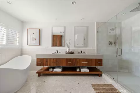 Bath - 5417 E Anaheim Rd, Long Beach, CA 90815 photo 5 of 8