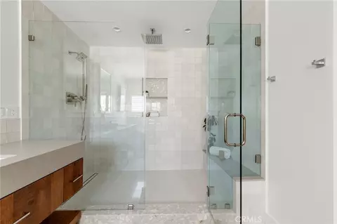 Bath - 5417 E Anaheim Rd, Long Beach, CA 90815 photo 7 of 8