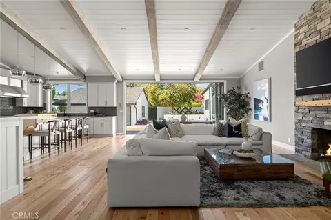 Living - 5417 E Anaheim Rd, Long Beach, CA 90815 photo 1 of 6
