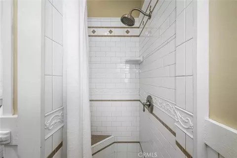 Bath - 748 Daisy Ave, Long Beach, CA 90813 photo 7 of 7