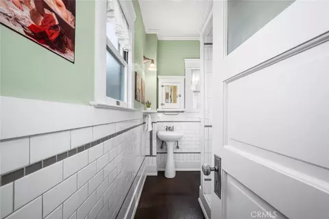 Bath - 748 Daisy Ave, Long Beach, CA 90813 photo 5 of 7