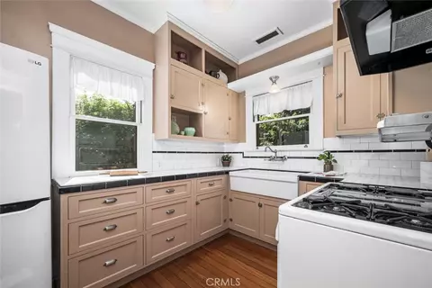 Kitchen - 748 Daisy Ave, Long Beach, CA 90813 photo 1 of 5