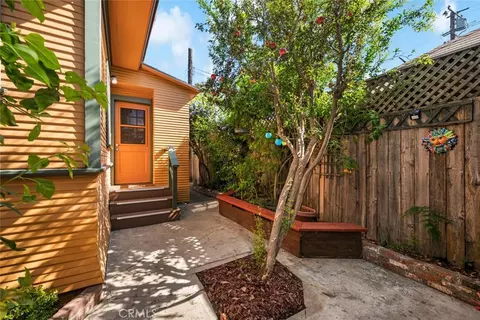 Exterior - 748 Daisy Ave, Long Beach, CA 90813 photo 12 of 14