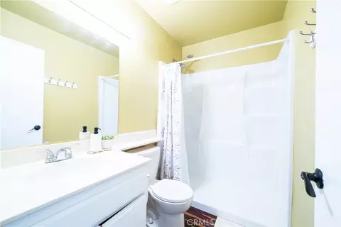 Bath - 232 Aqueduct Dr, Placentia, CA 92870 photo 3 of 5