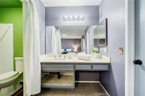 Bath - 232 Aqueduct Dr, Placentia, CA 92870 photo 2 of 5