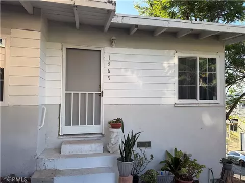 1369 Volney, Los Angeles, CA 90063