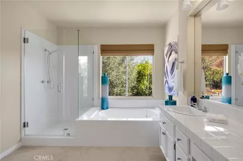 Bath - 1903 Saint Simons Pl, Fullerton, CA 92831 photo 1 of 4