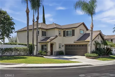 981 Acorn Ln, Corona, CA 92878