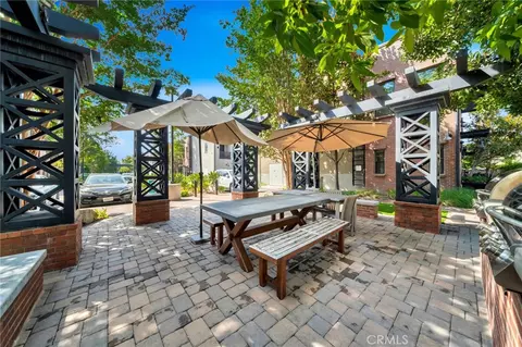 Exterior - 563 W Maple Ave, Orange, CA 92868 photo 4 of 4