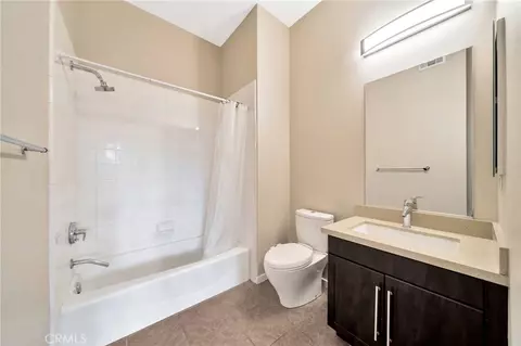 Bath - 563 W Maple Ave, Orange, CA 92868 photo 1 of 3