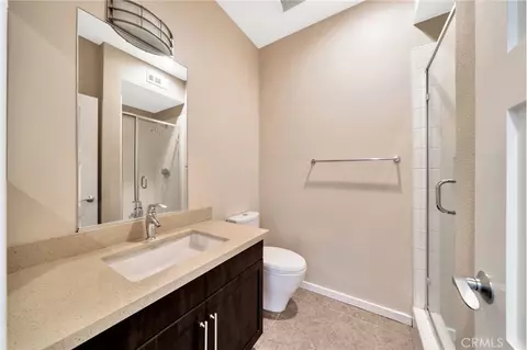 Bath - 563 W Maple Ave, Orange, CA 92868 photo 2 of 3