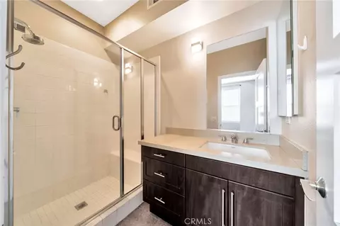 Bath - 563 W Maple Ave, Orange, CA 92868 photo 3 of 3
