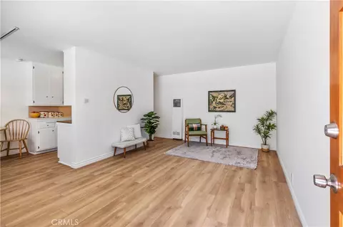 Living - 2075 E Appleton St #17, Long Beach, CA 90803 photo 1 of 4