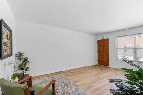Living - 2075 E Appleton St #17, Long Beach, CA 90803 photo 3 of 4