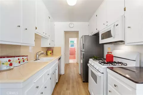Kitchen - 2075 E Appleton St #17, Long Beach, CA 90803 photo 1 of 3