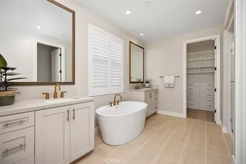 Bath - 142 Sabbia, Irvine, CA 92602 photo 2 of 3