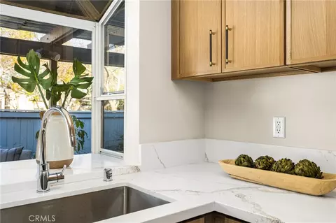 Kitchen - 11 Thunder Trl #6, Irvine, CA 92614 photo 4 of 4