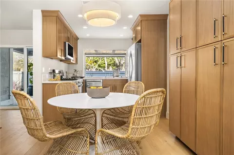 Dining - 11 Thunder Trl #6, Irvine, CA 92614 photo 2 of 4