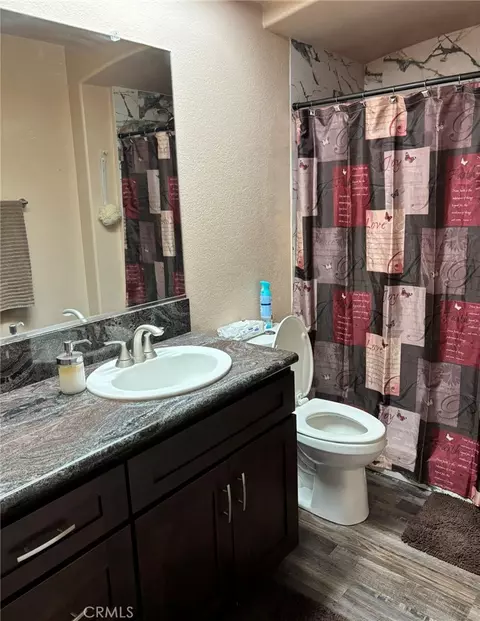 Bath - 18261 Preston St, Hesperia, CA 92345 photo 8 of 9