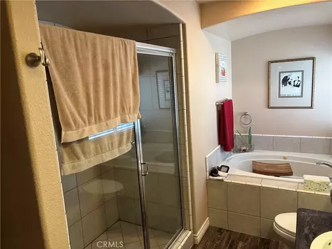 Bath - 18261 Preston St, Hesperia, CA 92345 photo 7 of 9