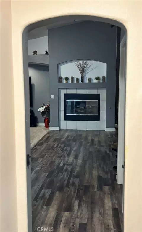 Entry Way - 18261 Preston St, Hesperia, CA 92345 photo 6 of 10