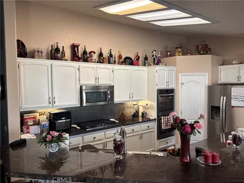 Kitchen - 18261 Preston St, Hesperia, CA 92345 photo 3 of 7