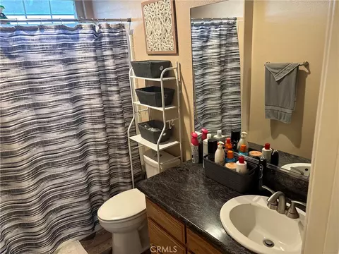 Bath - 18261 Preston St, Hesperia, CA 92345 photo 1 of 9