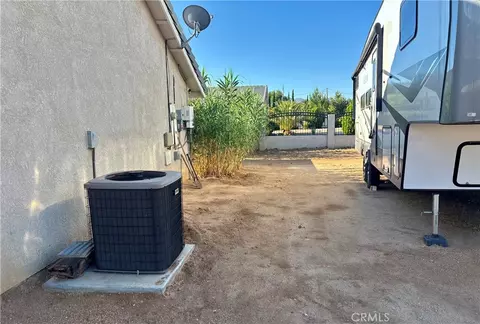 Exterior - 18261 Preston St, Hesperia, CA 92345 photo 10 of 10