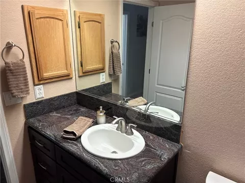 Bath - 18261 Preston St, Hesperia, CA 92345 photo 3 of 9