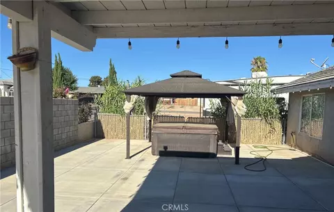 Exterior - 18261 Preston St, Hesperia, CA 92345 photo 5 of 10