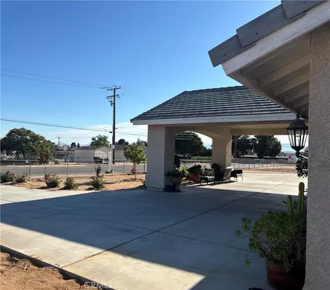 Exterior - 18261 Preston St, Hesperia, CA 92345 photo 3 of 10