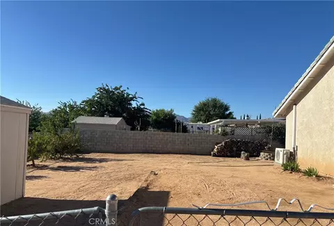 Exterior - 18261 Preston St, Hesperia, CA 92345 photo 8 of 10