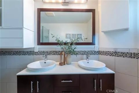 Bath - 1014 E Carson St #7, Long Beach, CA 90807 photo 3 of 3