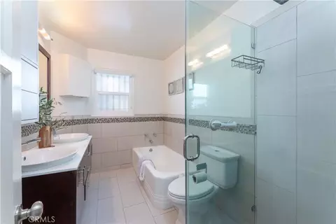 Bath - 1014 E Carson St #7, Long Beach, CA 90807 photo 1 of 3