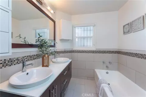 Bath - 1014 E Carson St #7, Long Beach, CA 90807 photo 2 of 3