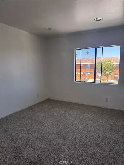 14033 Anderson, Paramount, CA 90723 photo 6
