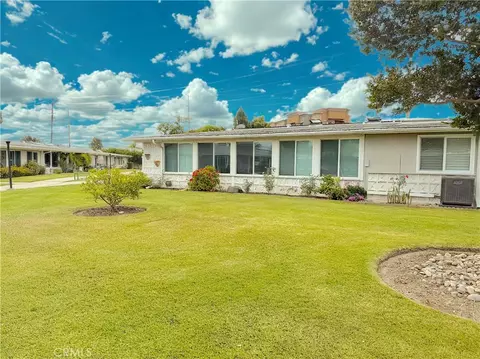 14001 Thunderbird Dr #4L, Seal Beach, CA 90740